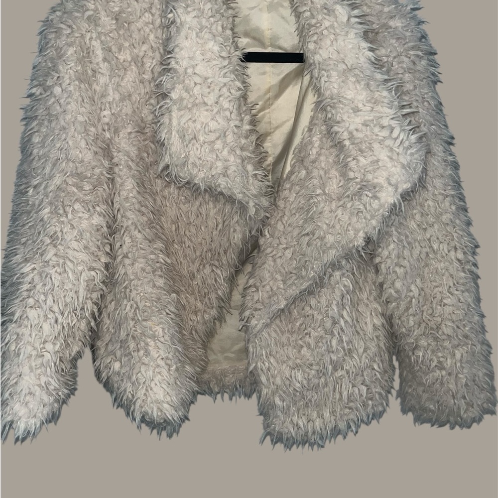 Elegant Cream Faux Fur Women's Jacket